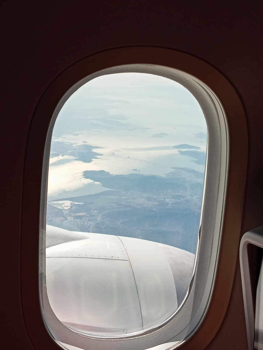 Залив Сан-Франциско, мост Ричмонд-Сан-Рафаэль из иллюминатора самолёта. 