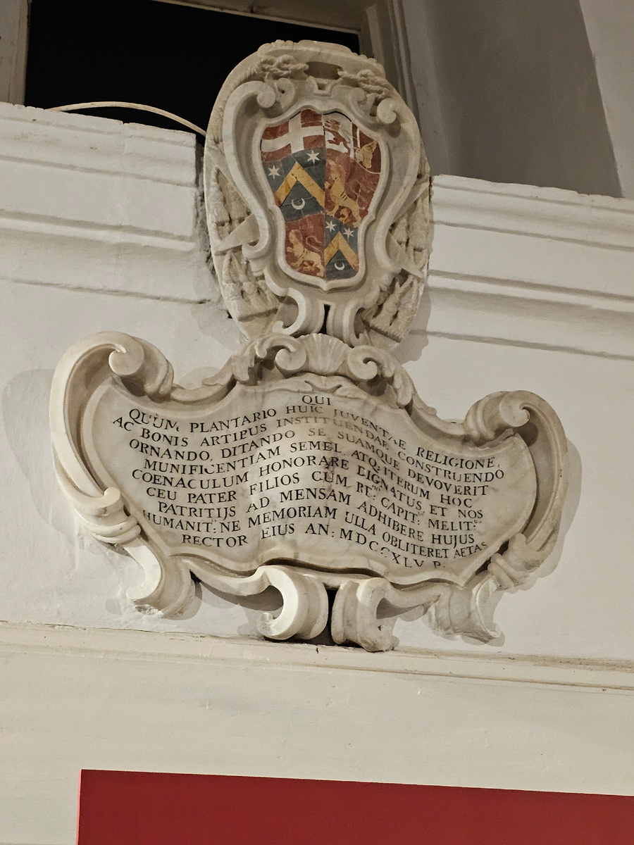 Герб рода де Буссанов