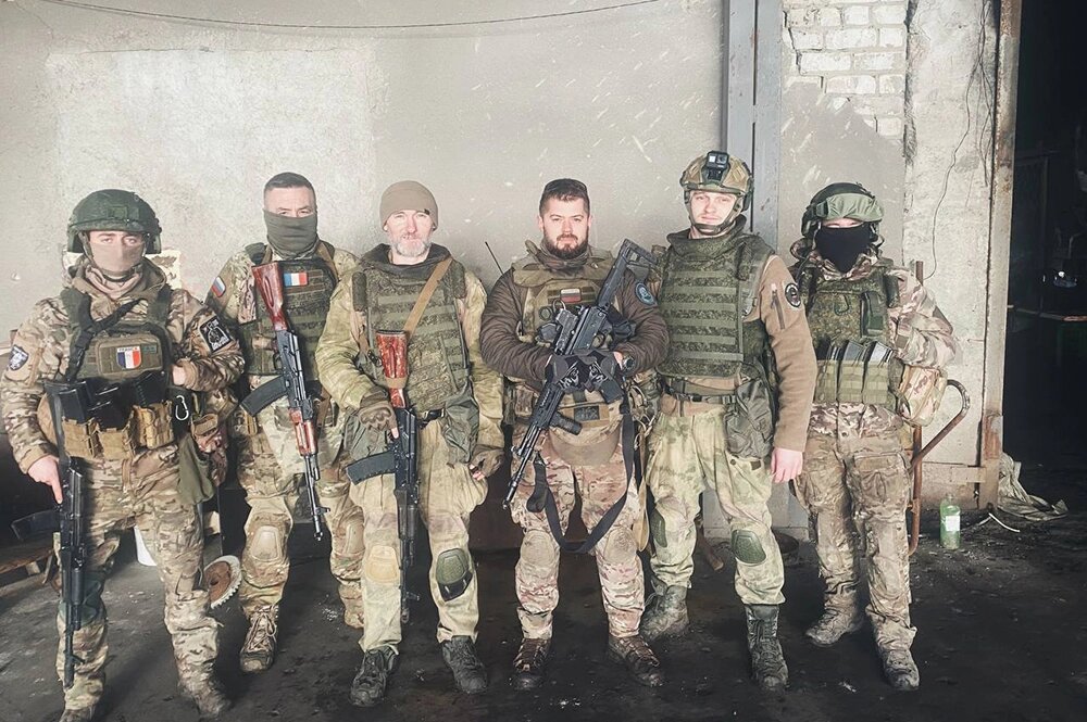    Французские добровольцы. Фото: соцсети