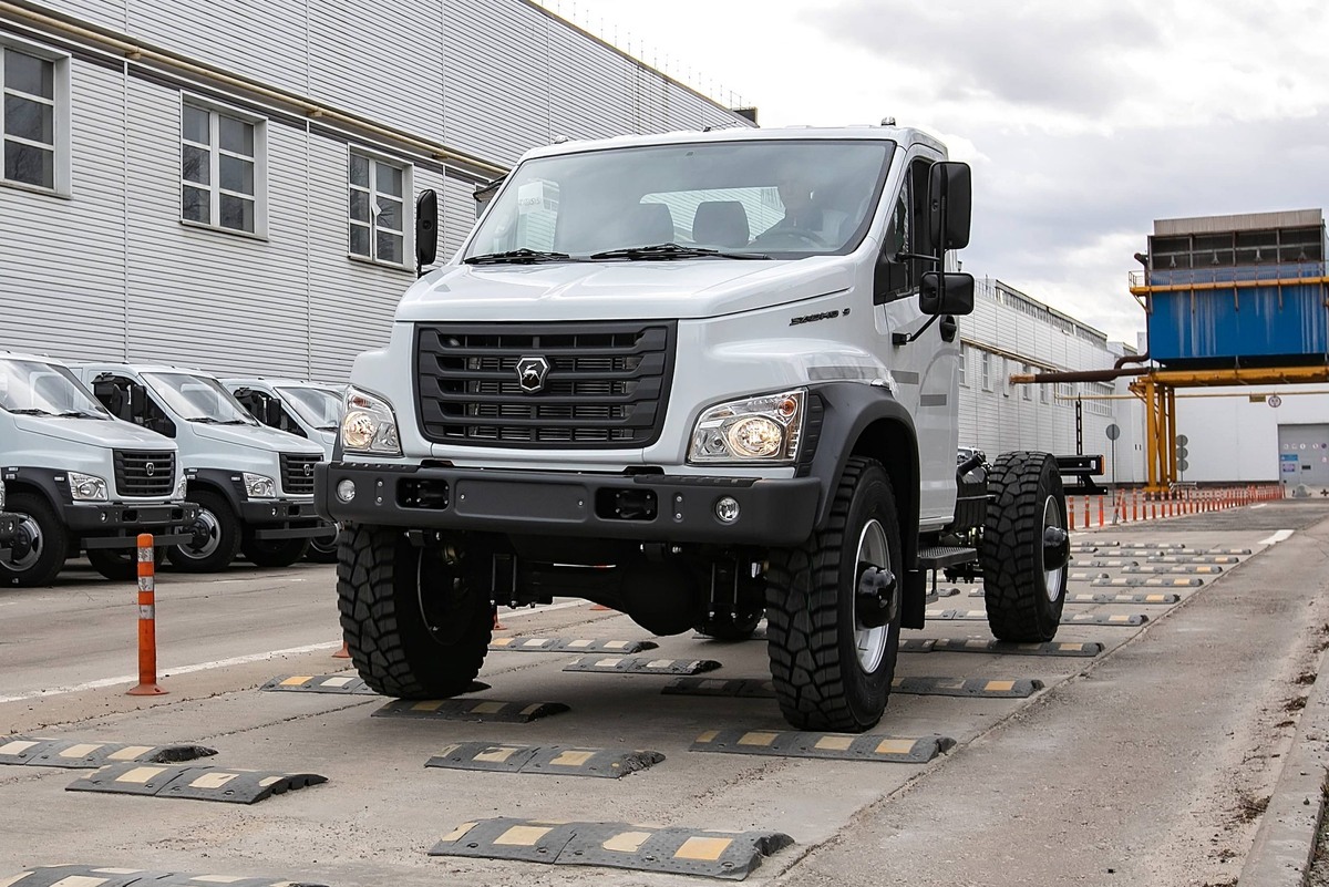 ГАЗ-С41А13 «Садко 9», полная масса: 9000 кг,  начало продаж: 2025 г.