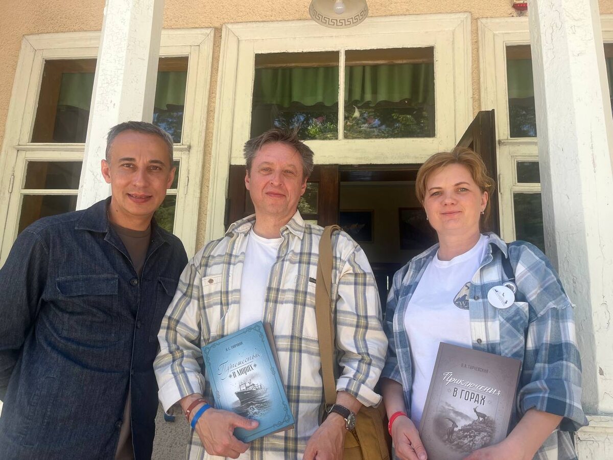 Александр Зобнин ( руководитель СГО), Сергей Гершов (руководитель ГДП), Яковенко Надежда (ветврач ГДП)