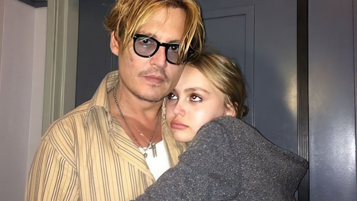 Лили-Роуз Депп со своим отцом Джонни Деппом (фото из открытых источников)