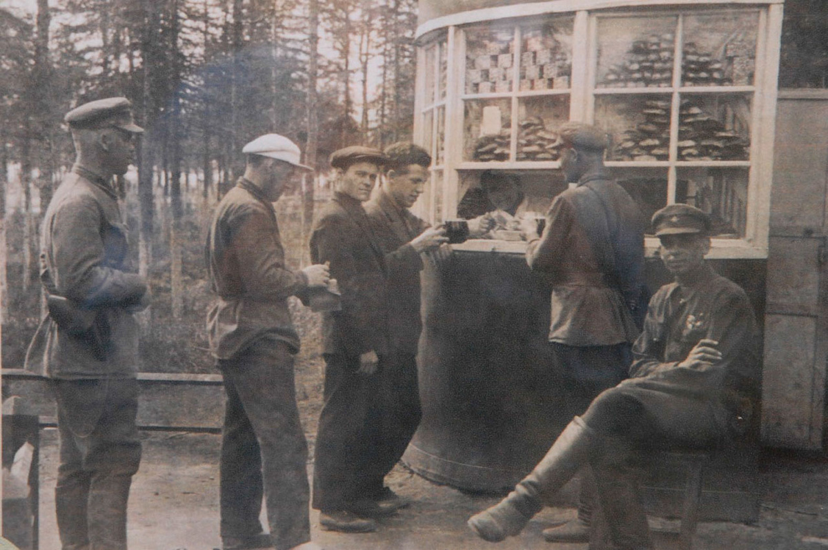 Фото: ларёк в парке Магадана