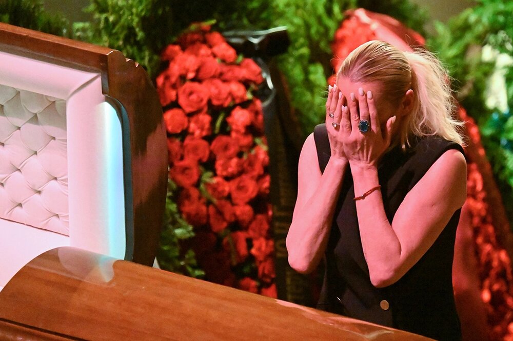    Анастасия Волочкова на церемонии прощания с Юрием Григоровичем. Фото: РИА Новости/ Илья Питалев