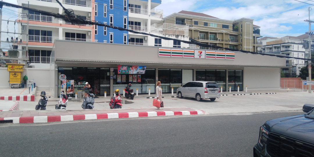 Сегодня карты, а завтра недвижку? Тайланд против русских.