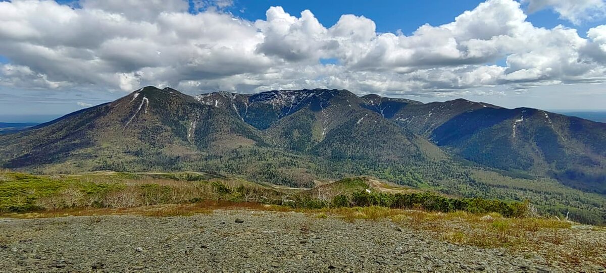 Гора Красная