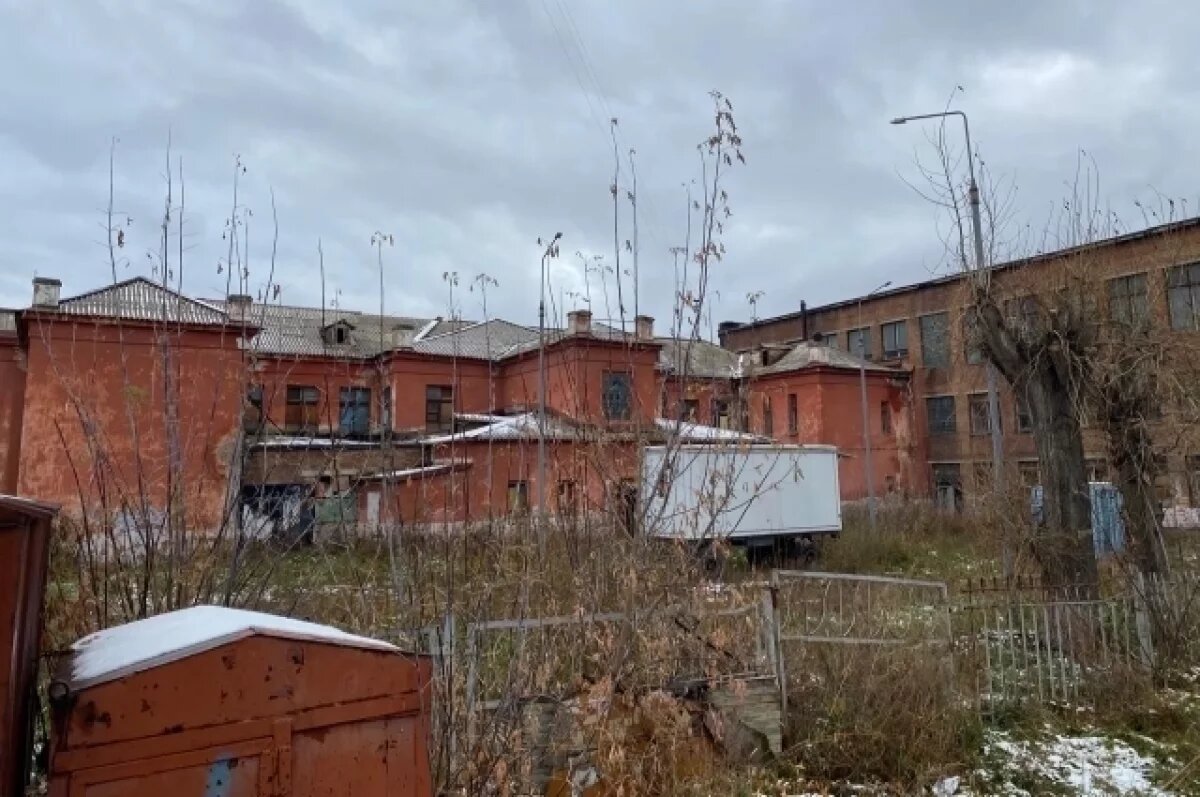    Прокуратура требует закрыть доступ к заброшенной школе в Красноярске