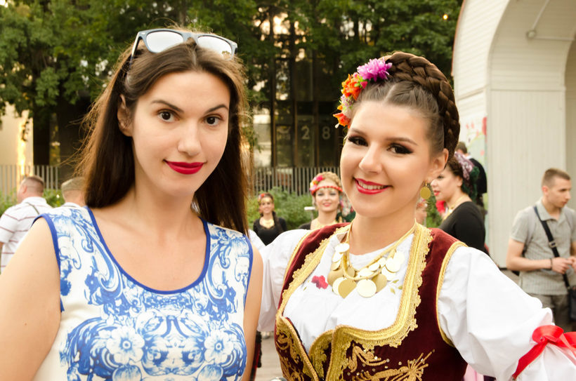 Все это для туристов, а что за глянцевыми обложками?