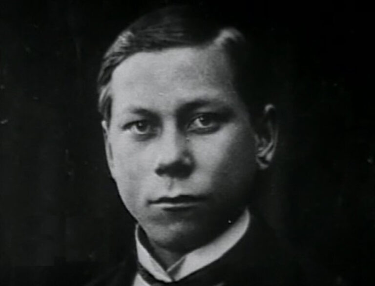 Василий Меркурьев в молодости