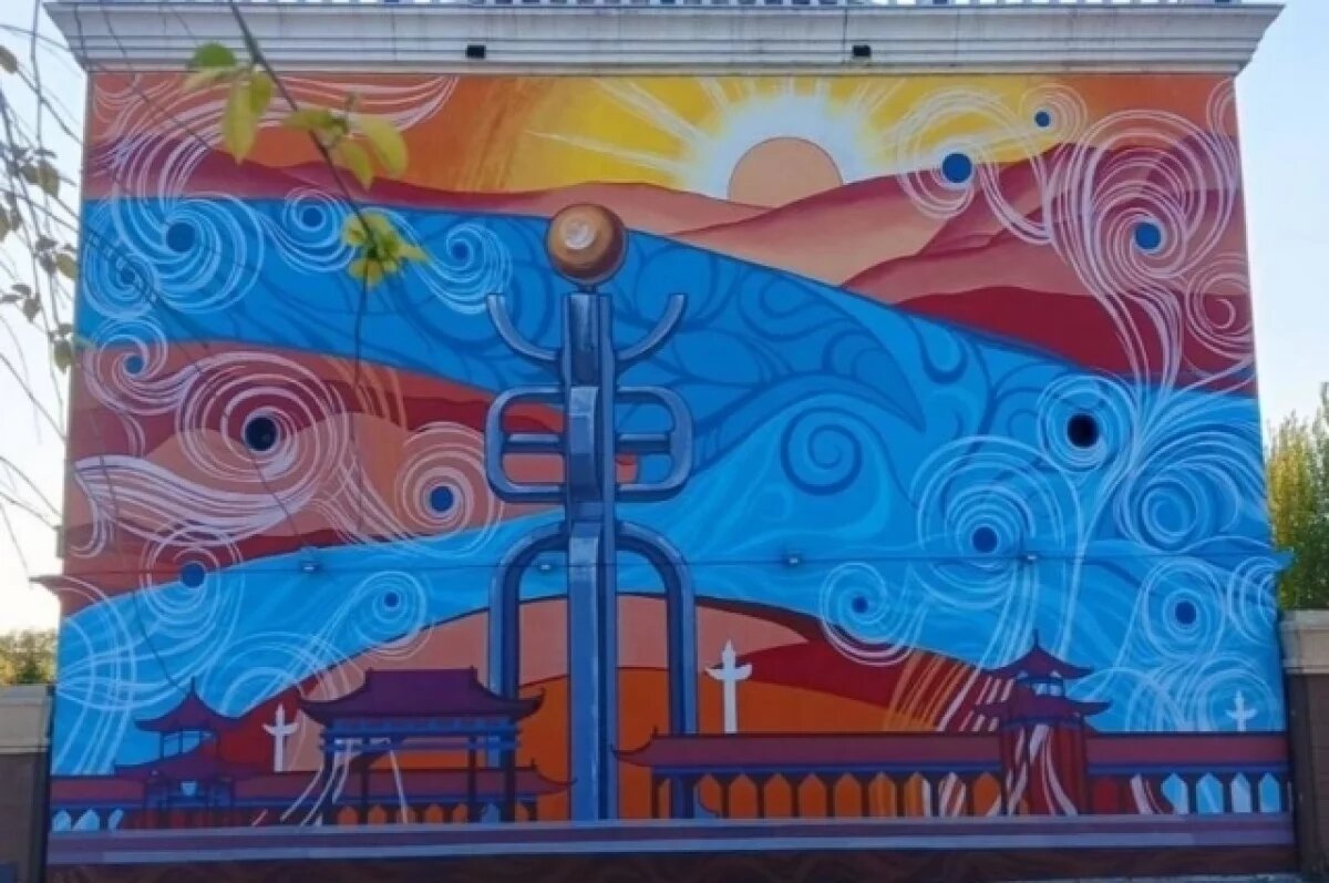    Работа длилась на протяжении 7 дней, художницам приходилось прекращать роспись на какое-то время, из-за дождей, града и сильного ветра