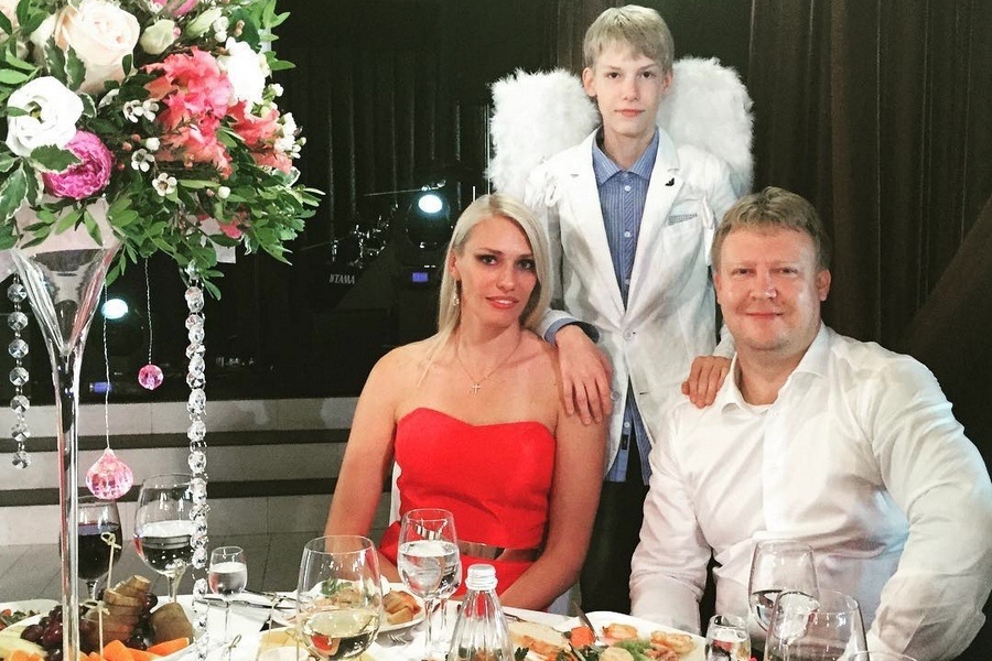    Николай с родителями в 2015 году / фото: соцсети