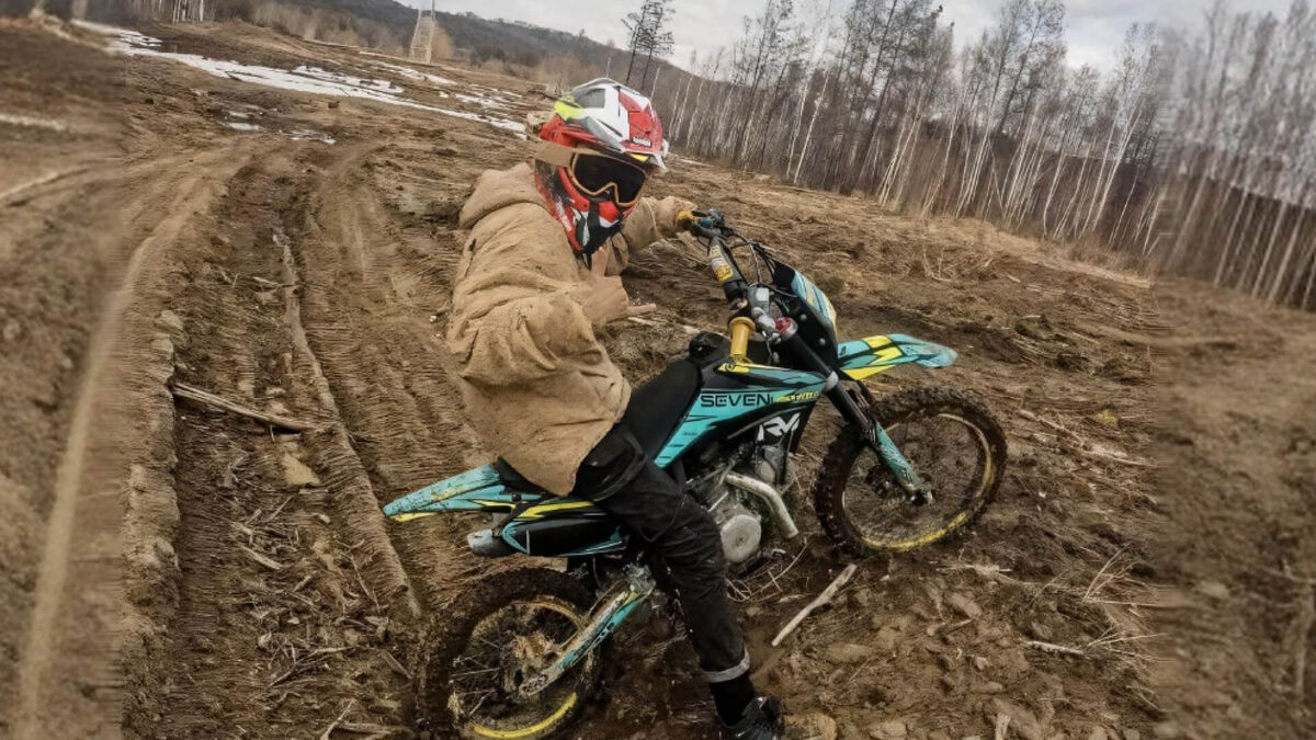    Мотоцикл Дане подарил папа. Фото из личного архива героя/источник: CHITA.RU