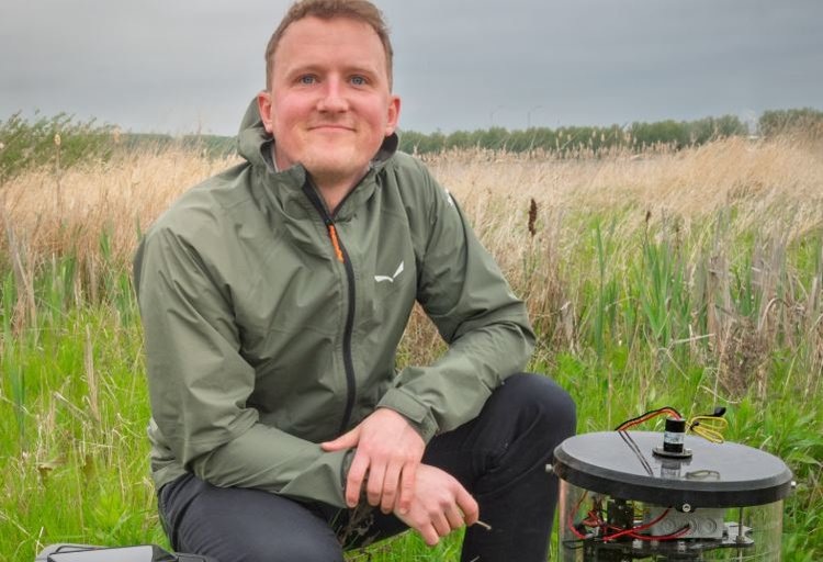    Для оперативного мониторинга химии почвы без ее нарушения создан спецприбор