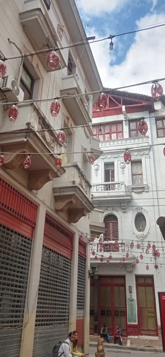 Когда китайские фонарики освещают кубинские улицы — получается магия Баррио Чино