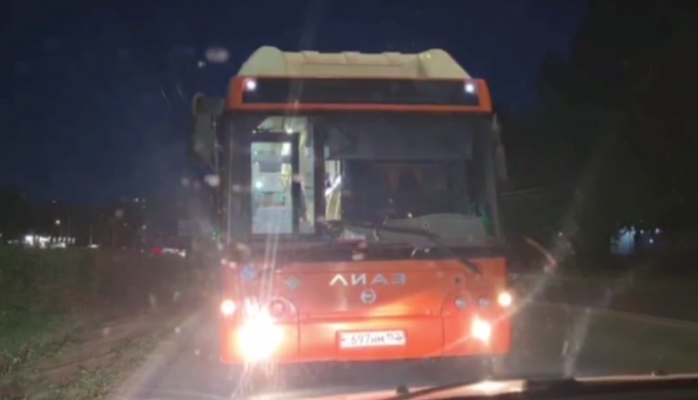    Авария произошла на улице Веденяпина