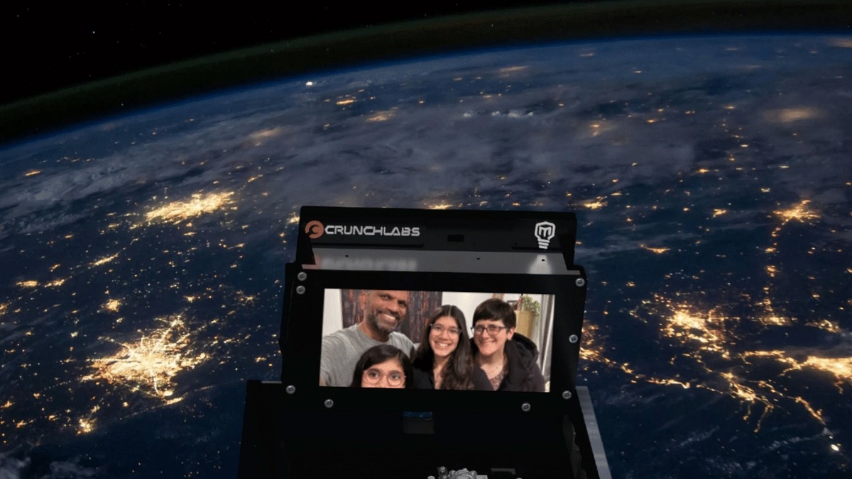 Фото space.crunchlabs.com  📷
