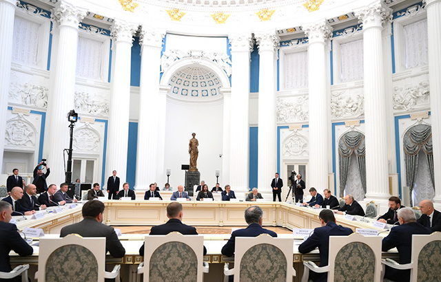 Владимир Путин встретился с российскими предпринимателями, в т.ч. тверскими