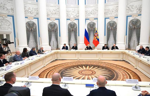 Владимир Путин встретился с российскими предпринимателями, в т.ч. тверскими