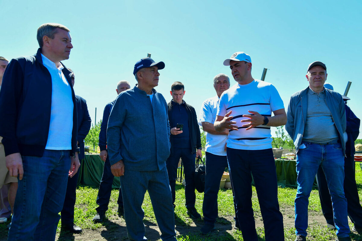Рустам Минниханов на встрече с активом Кайбицкого и Буинского районов в выходные анонсировал подготовку новой программы поддержки – развитие коневодстваФото: rais.tatarstan.ru