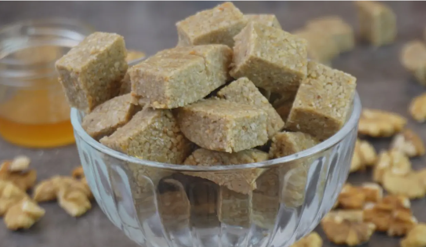 Это лакомство к чаю готовлю пока закипает чайник. Вкуснее халвы... и намного проще, чем вы думаете!