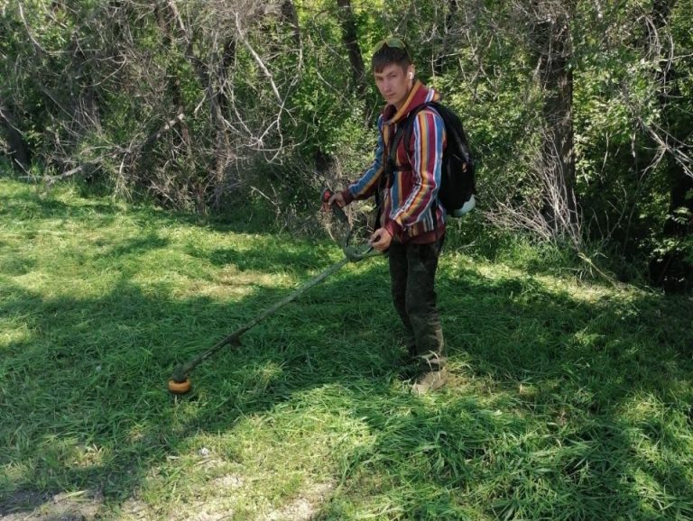    Солнцепёк и покос: в Оренбурге продолжается благоустройство территорий «О»