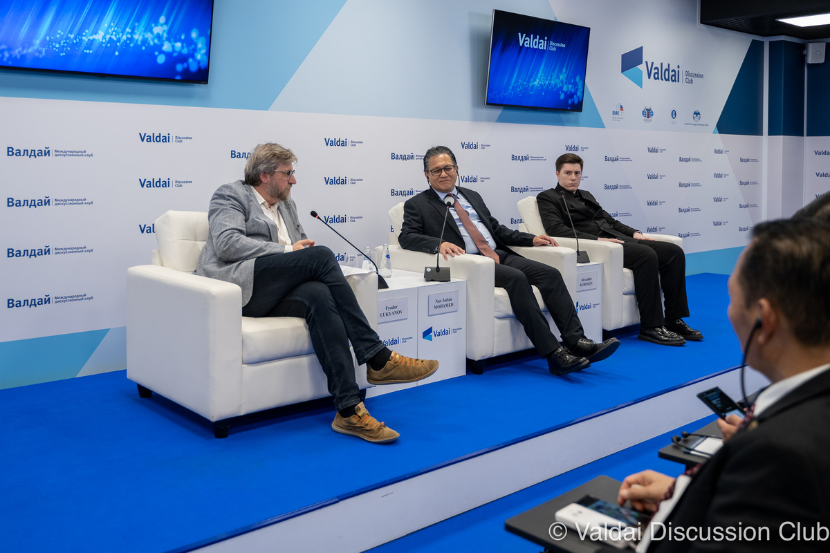 Фёдор Лукьянов, Нур Джазлан Мохамед, Александр Королёв © Клуб «Валдай»