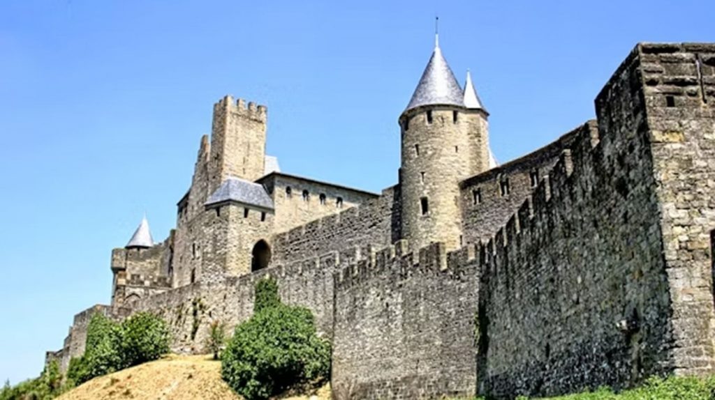     Любовь против проклятия. Что победит? Новинка «Тень короля» Екатерина Ушахина