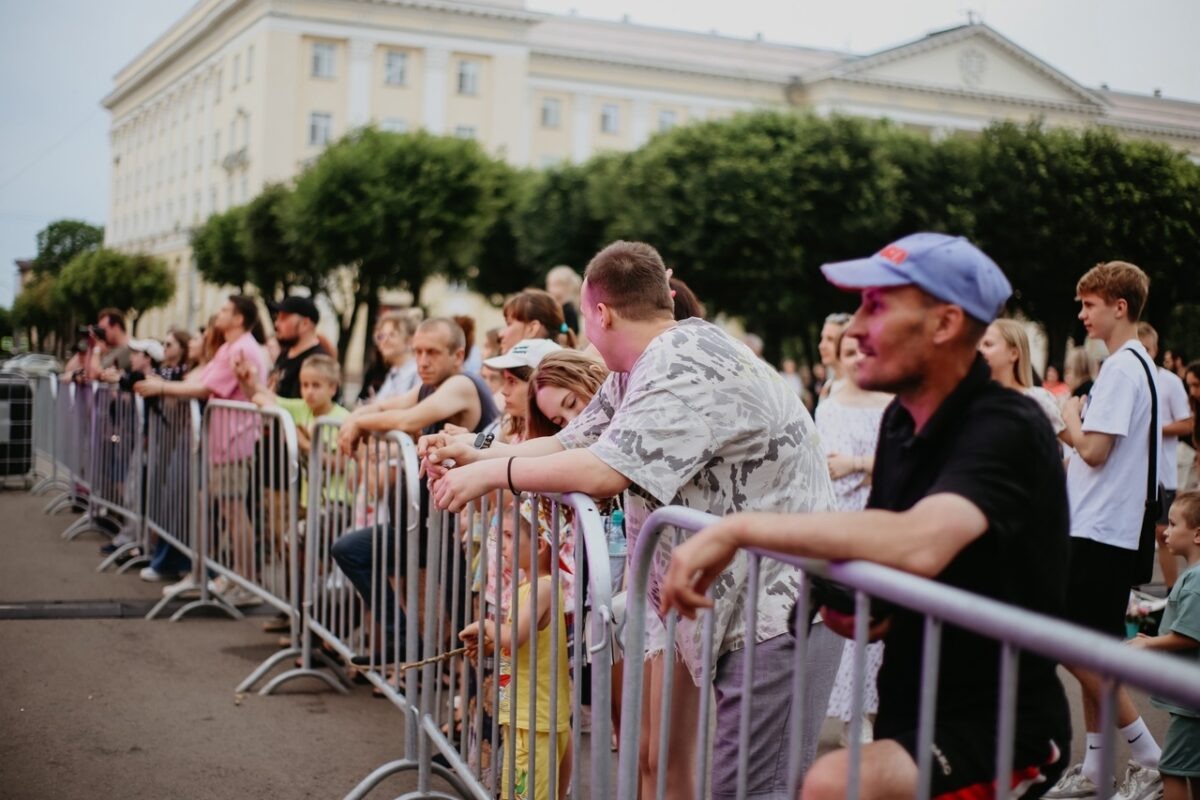 День молодежи в Смоленске в 2024 году. Фото: vk.com/dm_sml📷
