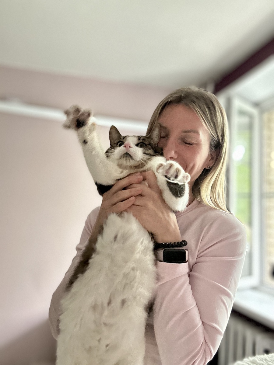 Из двух живых существ на фото на диете только один. И это не лейкозник Петруша😎