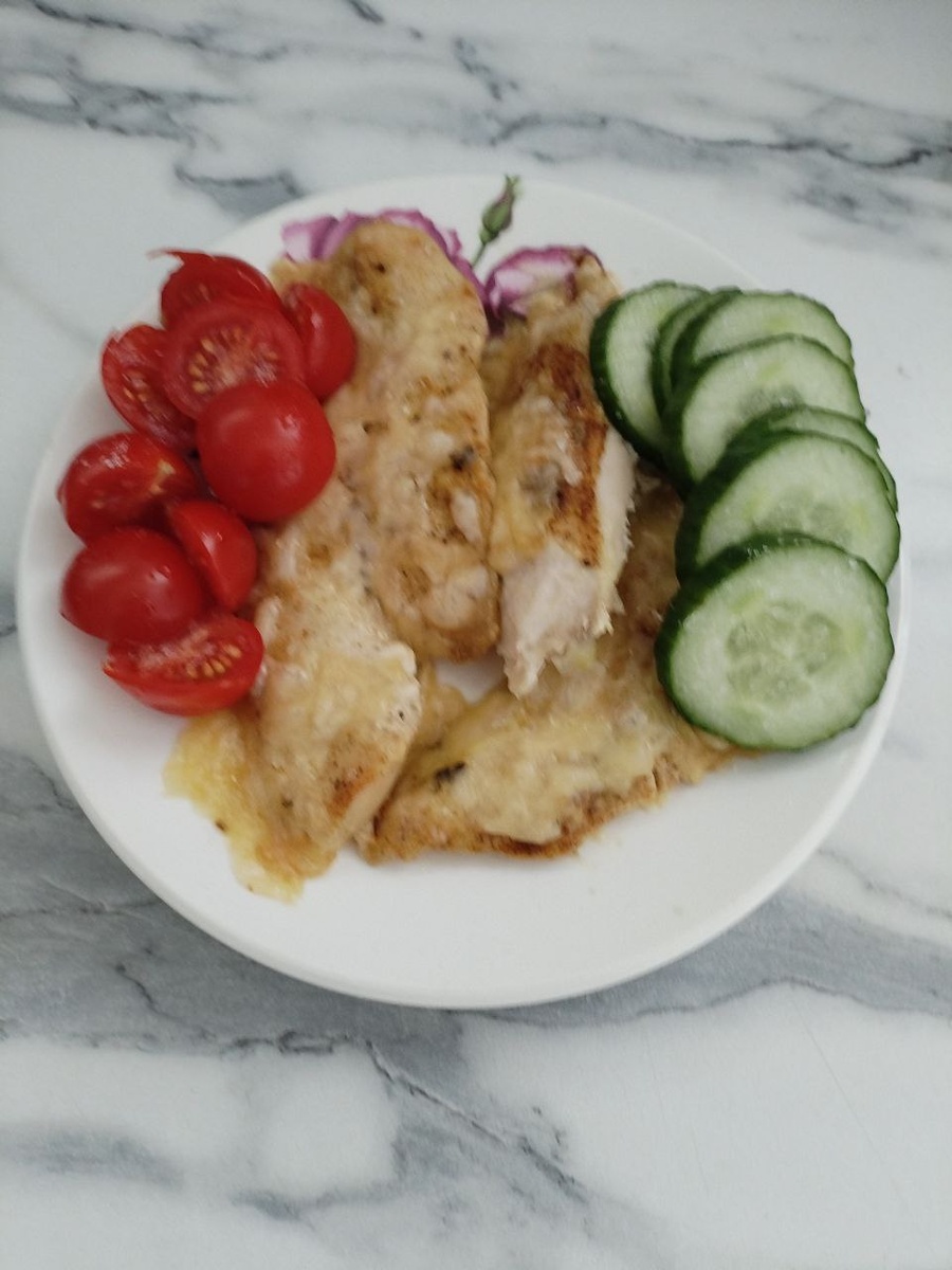 Б:22 Ж:11 У:7  215кКал.