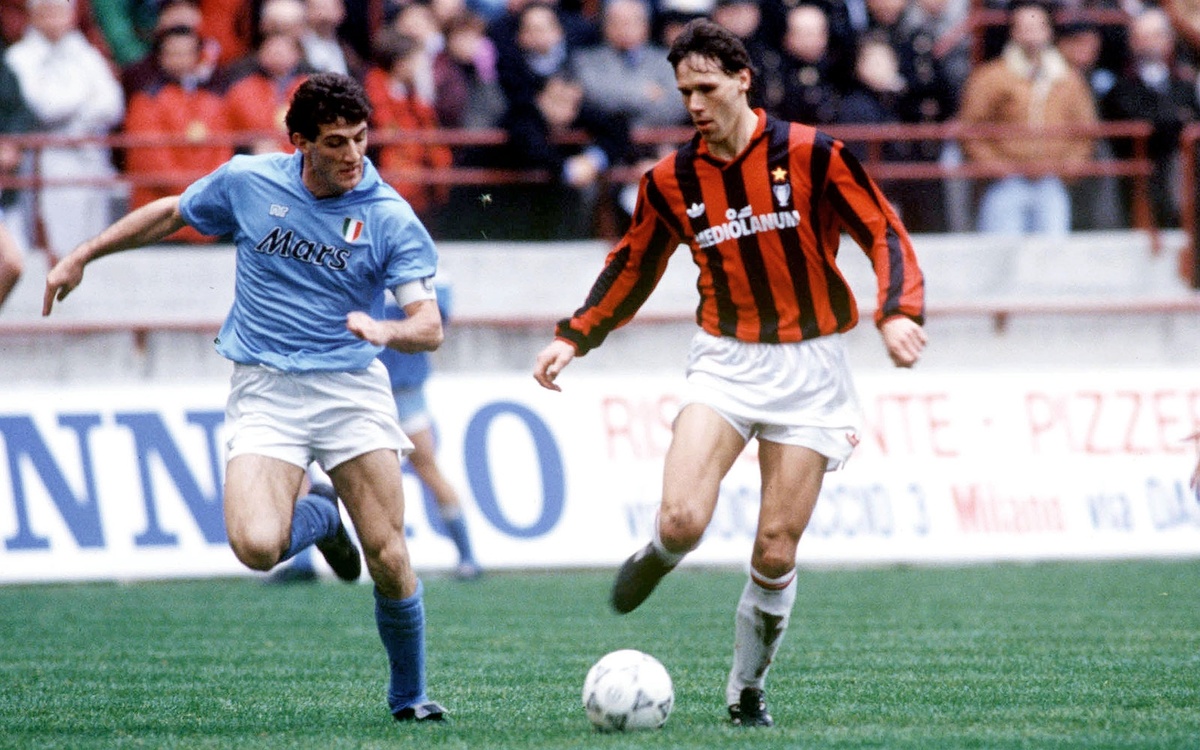 Марко ван Бастен против "Наполи", Италия