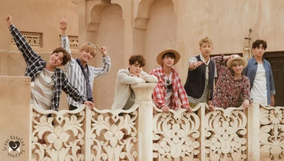 БТС в рубашках.