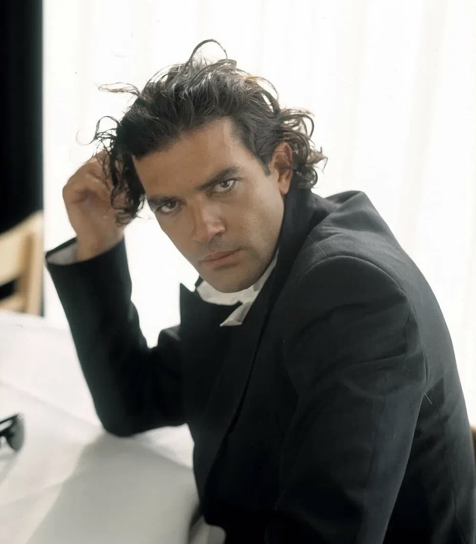 Это Антонио Бандерас, если кто не знает. Примерно так выглядел баер из известной сети