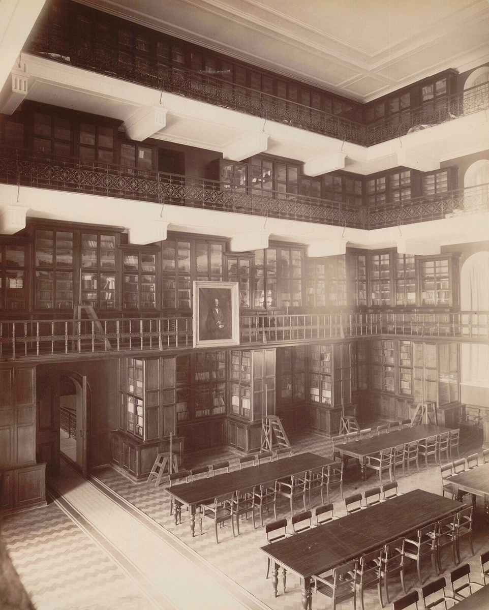 Библиотека Исторического музея (современный зал № 36). Фотограф Р. Ю. Тиле. 1890-е гг.