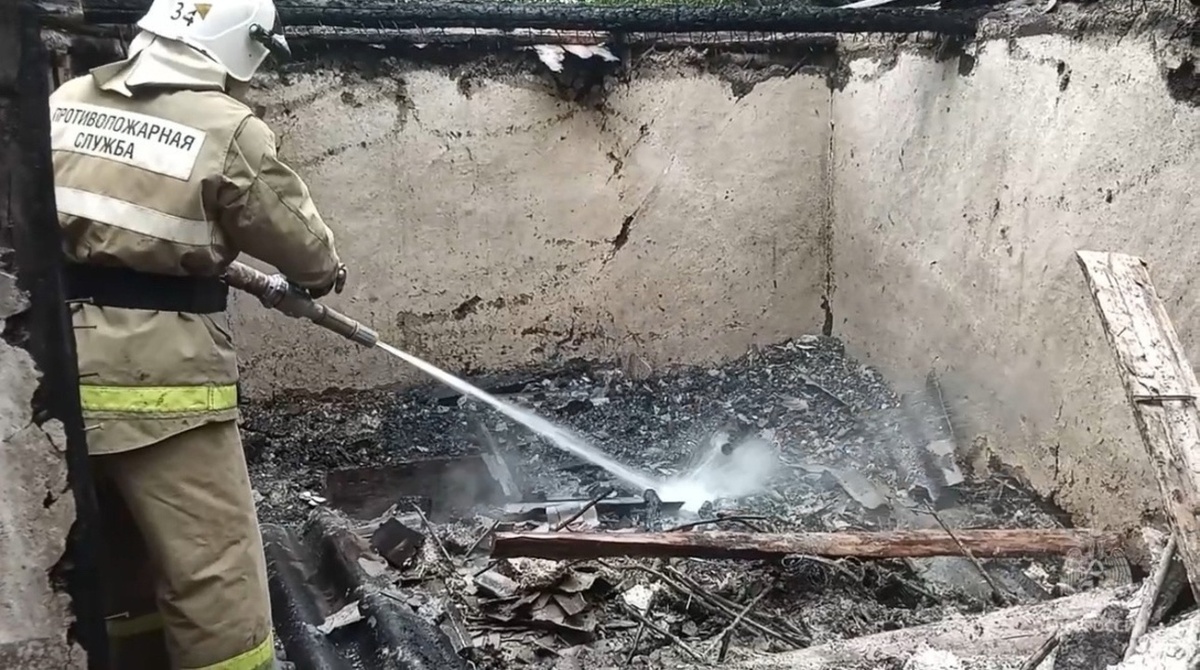    Неосторожный курильщик в Курской области лишился хозпостройки