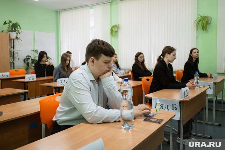 Для подачи жалобы есть две причины: несогласие с баллами и нарушения организации ЕГЭ. Фото: Никита Сабашников © URA.RU