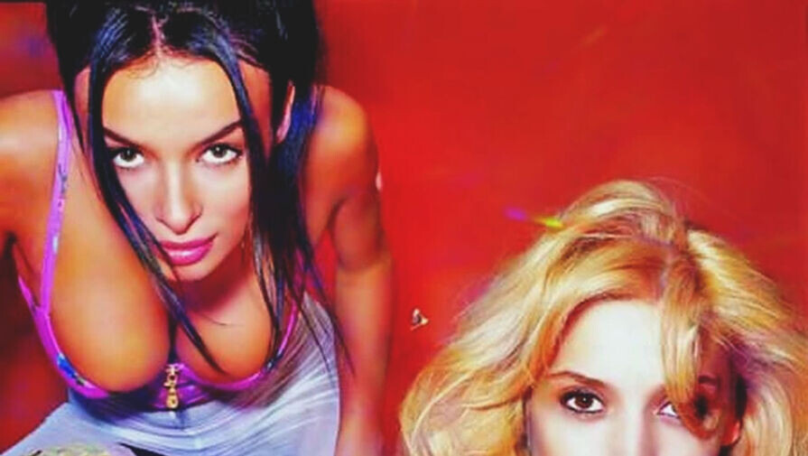 Первый состав группы "ВИА Гра" -- Алена Винницкая и Надежда Грановская, 2002 год ©ВИА Гра  📷