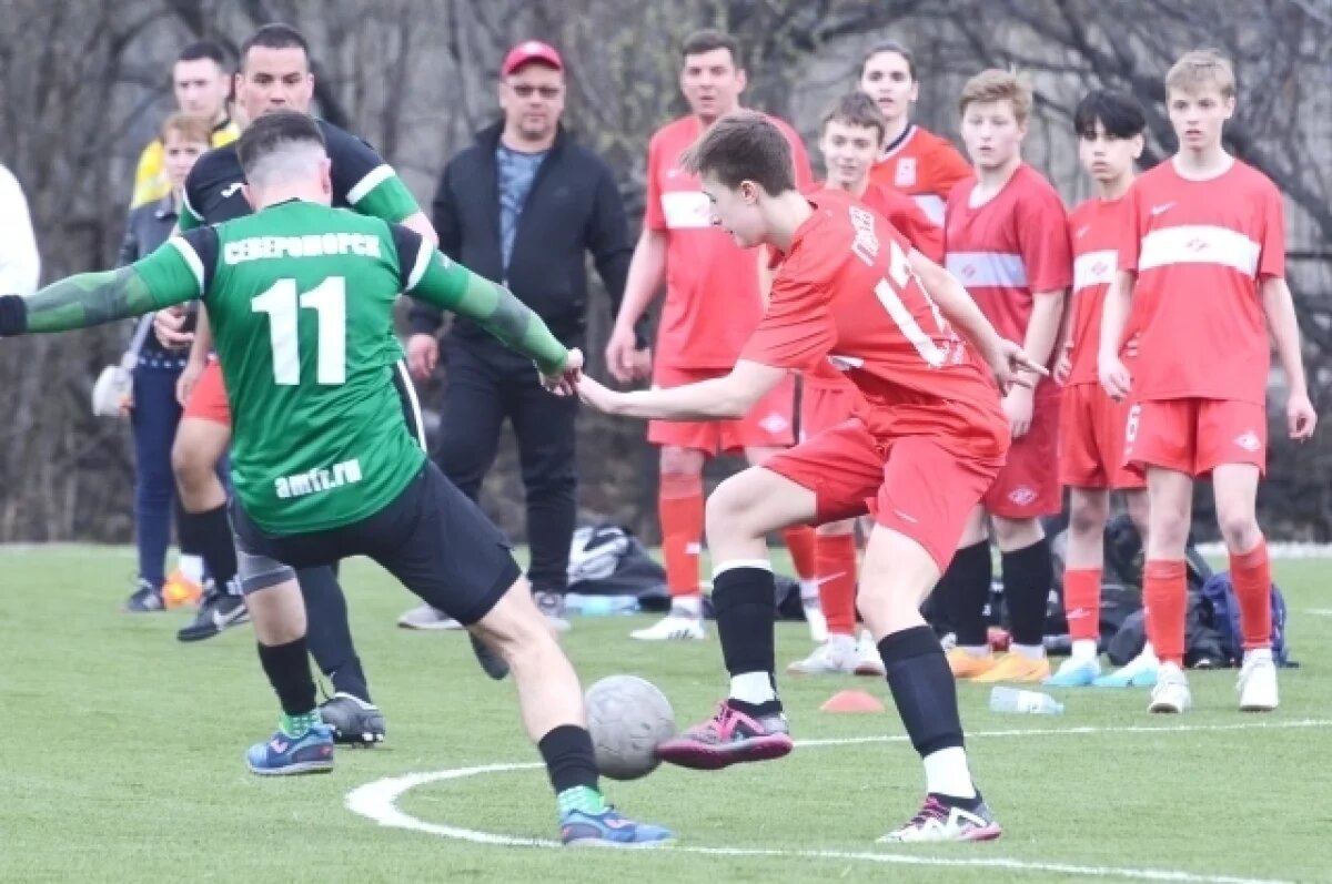    В Мурманске стартовали футбольные матчи на открытых полях