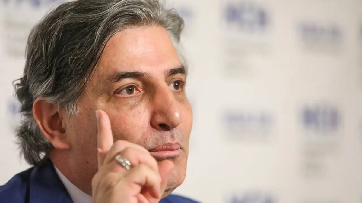    Эльман Пашаев