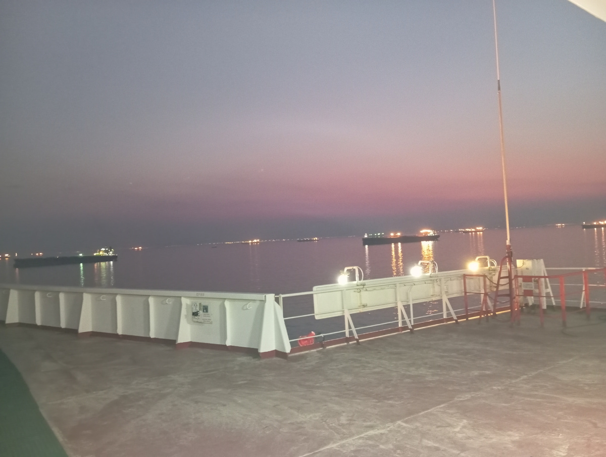 Якорная стоянка в Фуджейре, ОАЭ. 