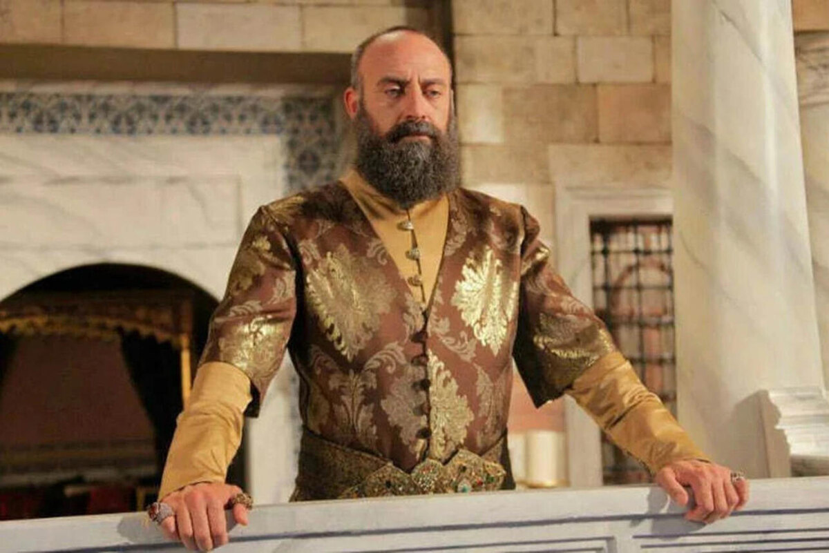    Халит Эргенч кадр сериала "Великолепный век"