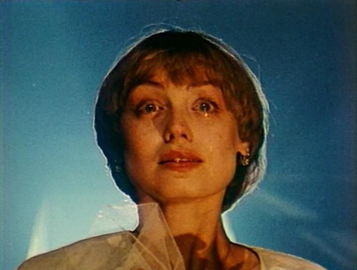 Кадр из телеспектакля «Юнона и Авось» (режиссёр Марк Захаров, художник Олег Шейнцис,1983). Источник: https://ru.kinorium.com/720281/gallery/screenshot/