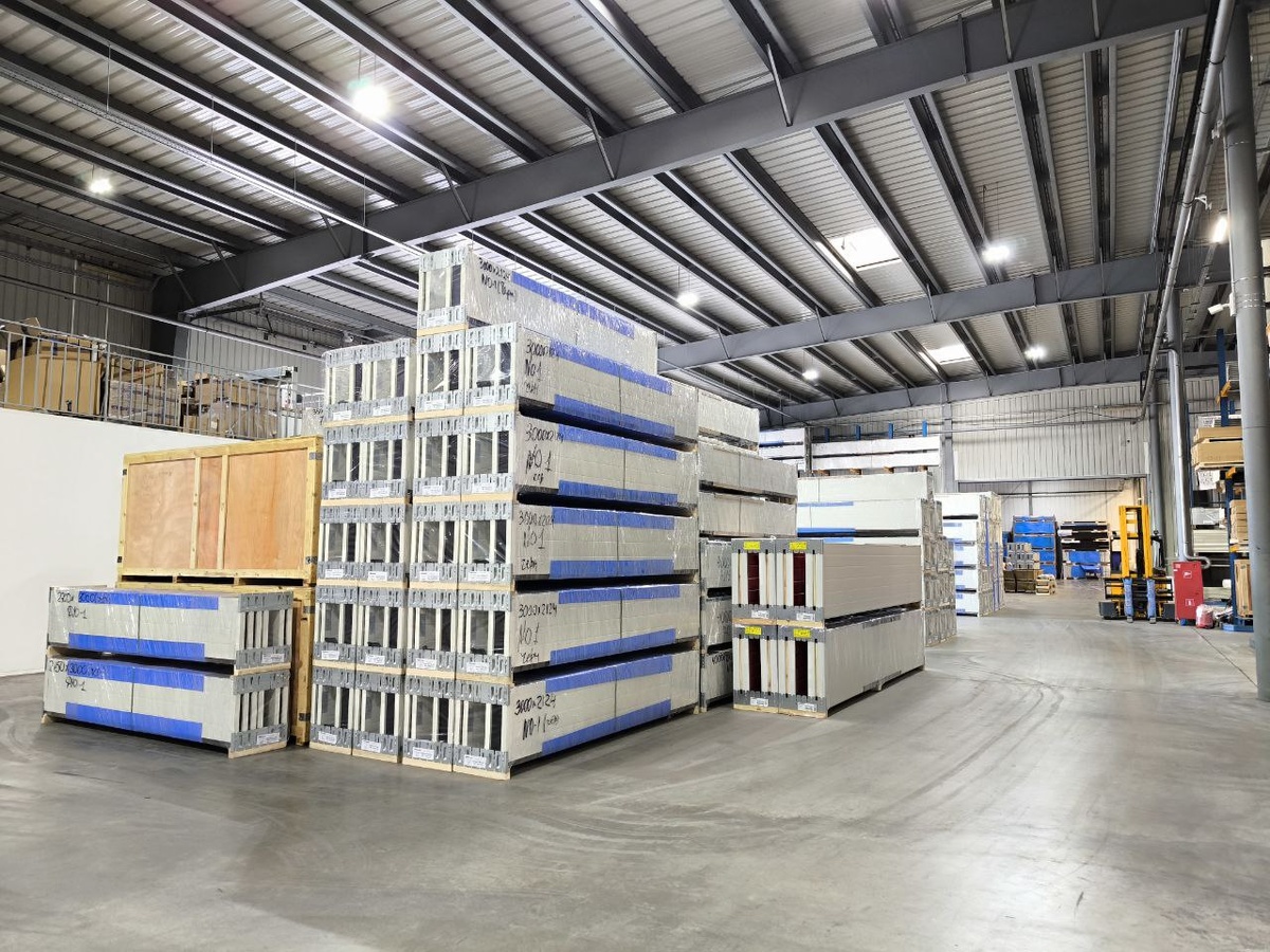 Ворота на складе