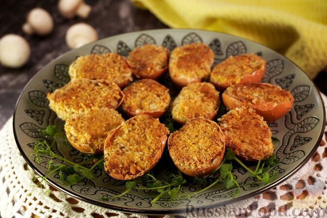 яйца, шампиньоны, хрен, зелень петрушки, соль, перец чёрный молотый, панировочные сухари, масло сливочное, масло растительное