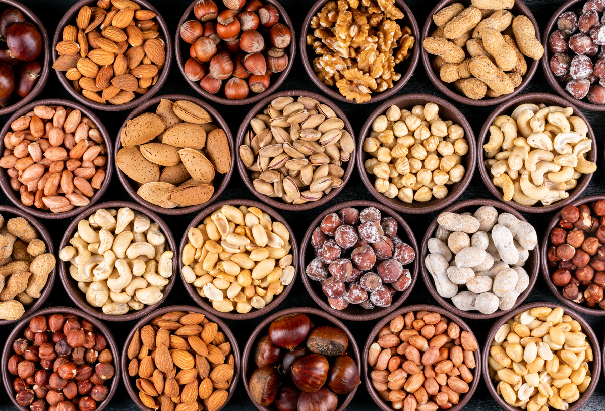 <a href="https://www.freepik.com/free-photo/set-pecan-pistachios-almond-peanut-cashew-pine-nuts-lined-up-assorted-nuts-dried-fruits-mini-different-bowls_7481223.htm#fromView=search&page=1&position=2&uuid=403407ca-921b-4ca2-b838-cffa3569f633&query=%D0%BE%D1%80%D0%B5%D1%85%D0%B8">Image by 8photo on Freepik</a>