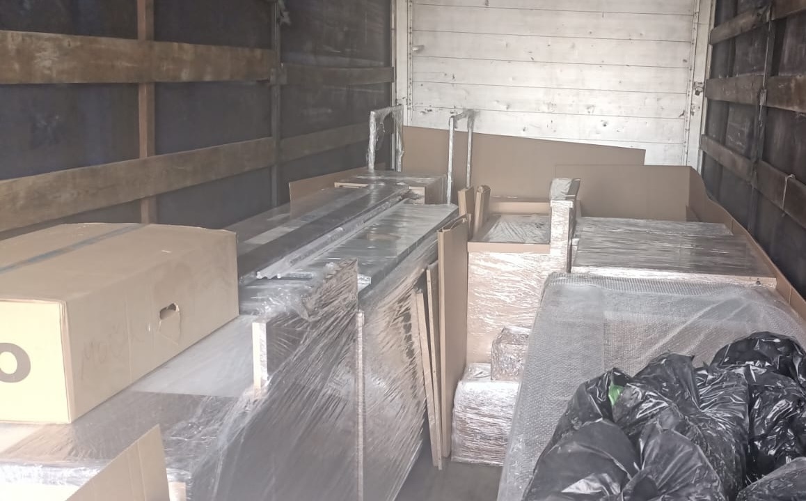 Упаковка в пленку и прокладка гофрокартоном для перевозки в Казахстан