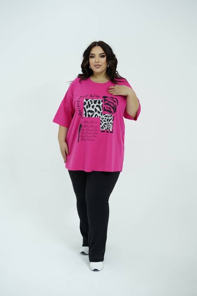 Женская Футболка Plus-Size Цвета Фуксия с Анималистическим Принтом
