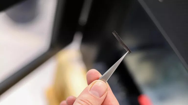 Образец пленки композита, напечатанной на 3D-принтере