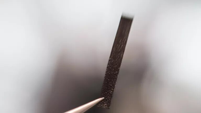 Образец пленки композита, напечатанной на 3D-принтере