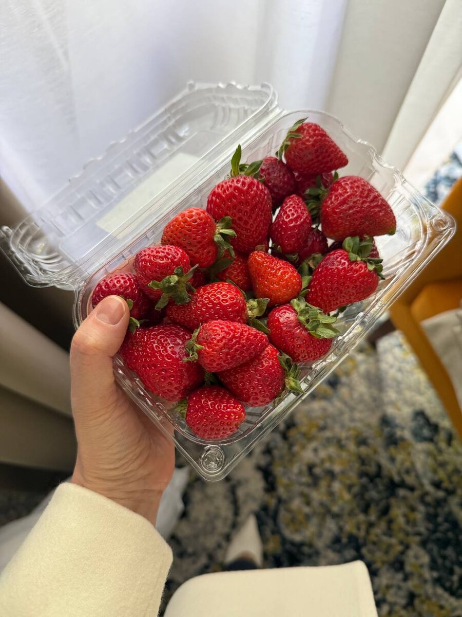 Только за первый квартал 2025 года в Россию ввезли китайской клубники на $5,7 млн — это в 2,5 раза больше, чем в прошлом году. Мы даже обогнали Вьетнам по объёму закупок. 